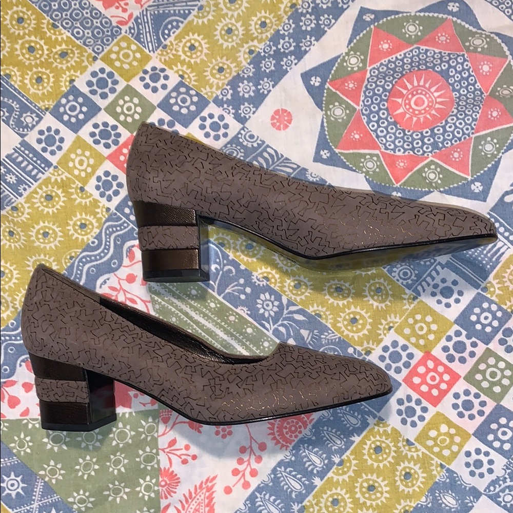 Salvatore Ferragamo Suede Beige and Copper Metallic Size 8 B Heeled Shoes-NEW! - Picture 5 of 12